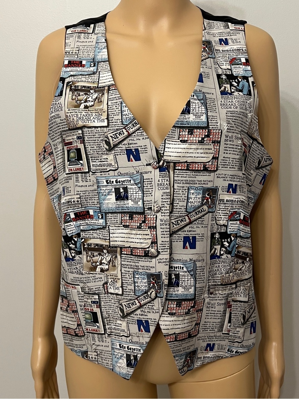 Nicole Miller Silk Vest Newspaper Limited Edition Print Womens Size M Vintage